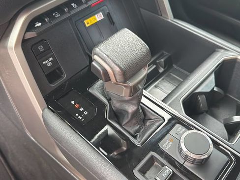 Used 2023 Toyota Tundra Limited AWD/4WD image 31