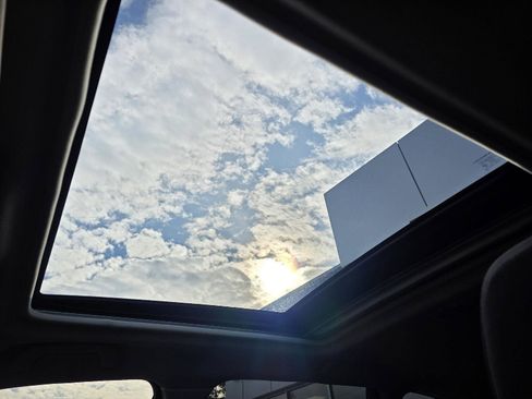 Used 2019 Subaru Forester Premium image 24