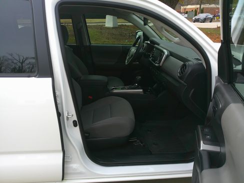 Used 2023 Toyota Tacoma SR5 image 34