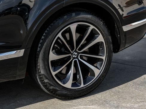 Used 2017 Bentley Bentayga image 59