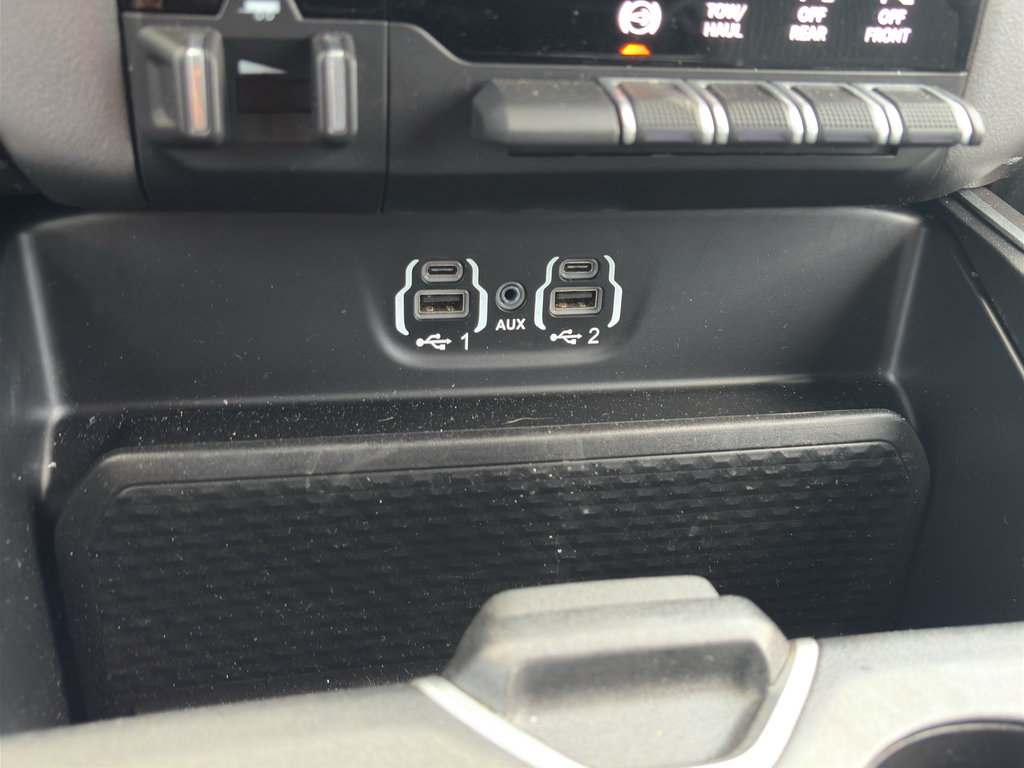 Used 2022 RAM 2500 Big Horn w/ Night Edition AWD/4WD image 19