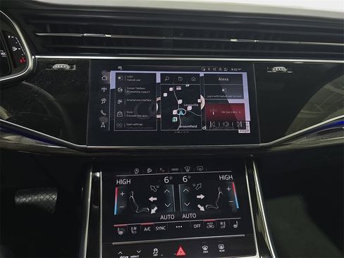 Certified 2025 Audi Q8 Prestige image 20