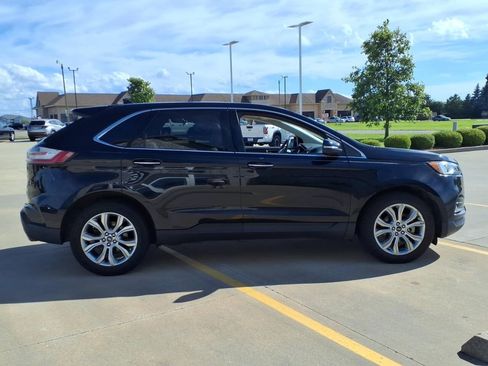 Used 2019 Ford Edge Titanium FWD image 5
