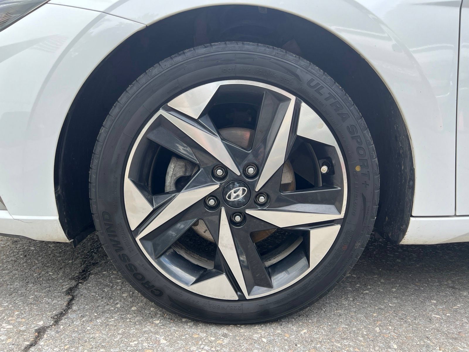 Used 2023 Hyundai Elantra Limited FWD image 10