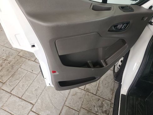 Used 2022 Ford Transit 350 DRW RWD image 30