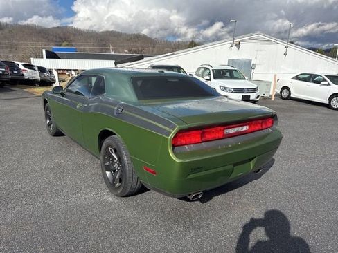 Used 2012 Dodge Challenger SXT Plus image 6