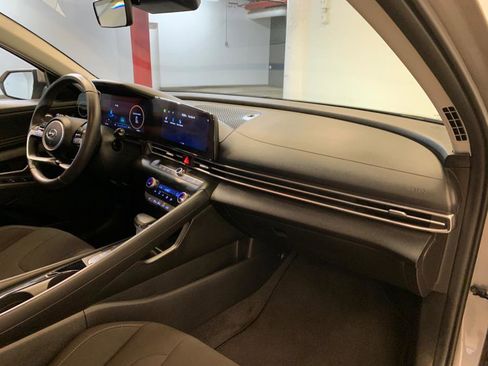 Used 2023 Hyundai Elantra SEL w/ Convenience Package image 51