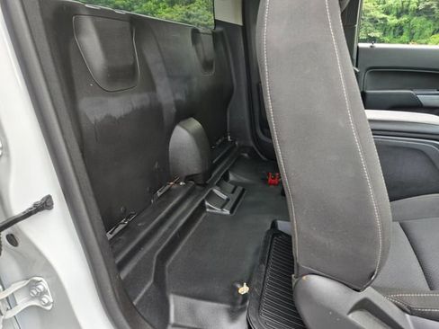 Used 2022 Chevrolet Colorado LT w/ Fleet Safety Package RWD image 17