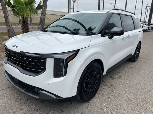 New 2026 Kia Carnival SX image 3