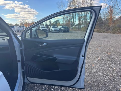 Used 2022 Volkswagen ID.4 Pro image 25