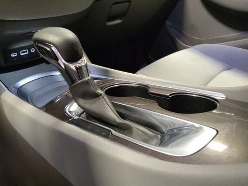 Used 2021 Chevrolet Malibu LT image 26