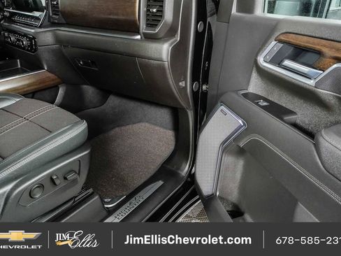 Certified 2025 Chevrolet Silverado 2500 High Country w/ High Country Premium Package AWD/4WD image 25