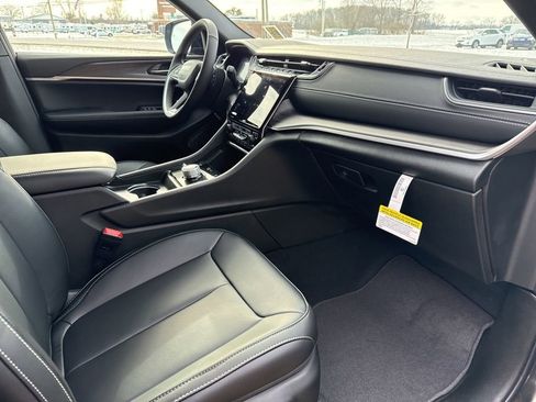 New 2025 Jeep Grand Cherokee Limited image 34