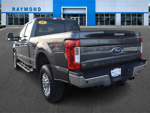 Used 2019 Ford F250 XLT w/ XLT Premium Package image 5