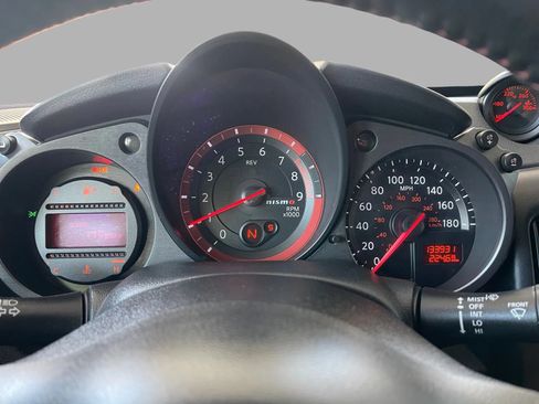 Used 2016 Nissan 370Z NISMO RWD image 29