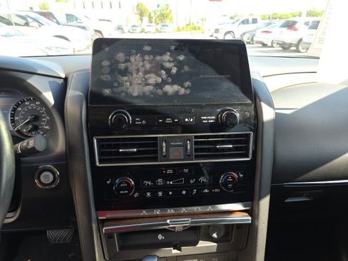 Used 2023 Nissan Armada SL w/ Captain's Chairs Package image 18