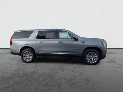 Used 2026 GMC Yukon XL Denali w/ Advanced Technology Package AWD/4WD image 9