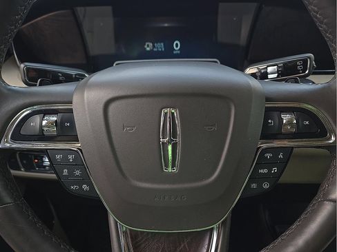 Used 2022 Lincoln Navigator Reserve AWD/4WD image 19