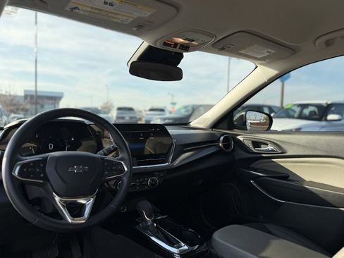 Used 2025 Chevrolet Trax ACTIV w/ Driver Confidence Package image 11
