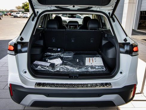 New 2026 Volkswagen Tiguan SE image 16