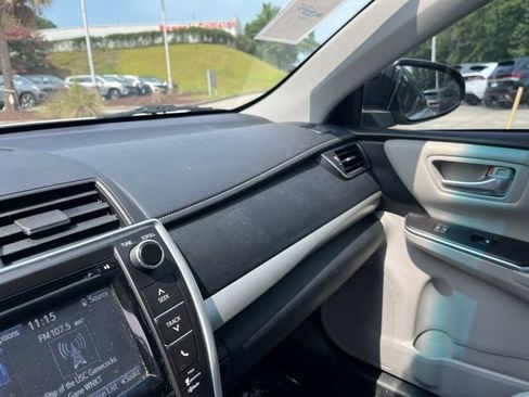 Used 2017 Toyota Camry SE FWD image 24