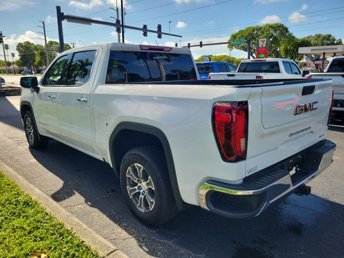 Used 2025 GMC Sierra 1500 SLT RWD image 3