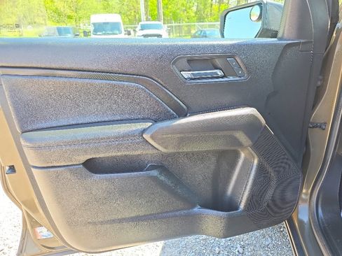 Used 2023 Chevrolet Colorado LT w/ LT Convenience Package II AWD/4WD image 12
