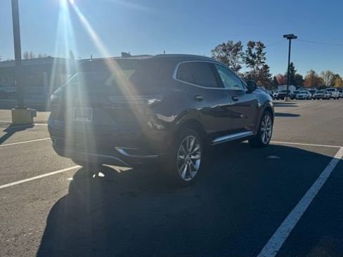 Certified 2022 Buick Envision Avenir w/ Technology Package II image 9