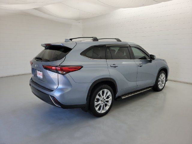 Used 2021 Toyota Highlander Limited FWD image 5