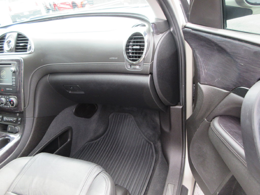 Used 2017 Buick Enclave Leather w/ Trailering Package FWD image 18