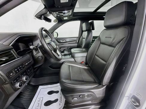 Used 2024 GMC Yukon XL Denali w/ Advanced Technology Package AWD/4WD image 22