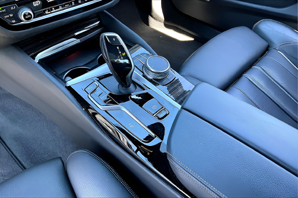 Used 2023 BMW 540i w/ Convenience Package RWD image 15