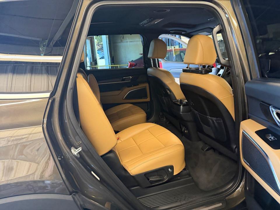 Used 2022 Kia Telluride SX w/ Towing Package FWD image 33