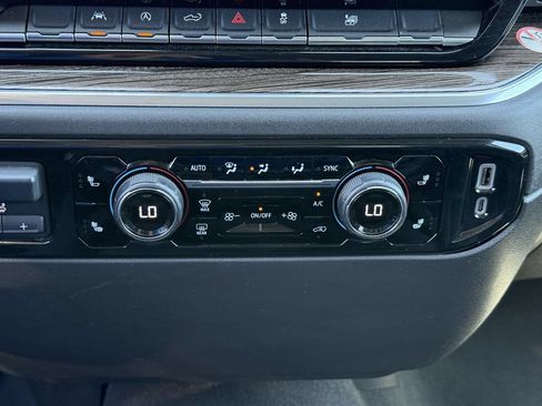 Used 2025 Chevrolet Silverado 1500 LT AWD/4WD image 18