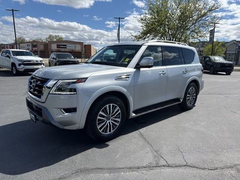 Used 2024 Nissan Armada SL w/ Captain's Chairs Package AWD/4WD image 3