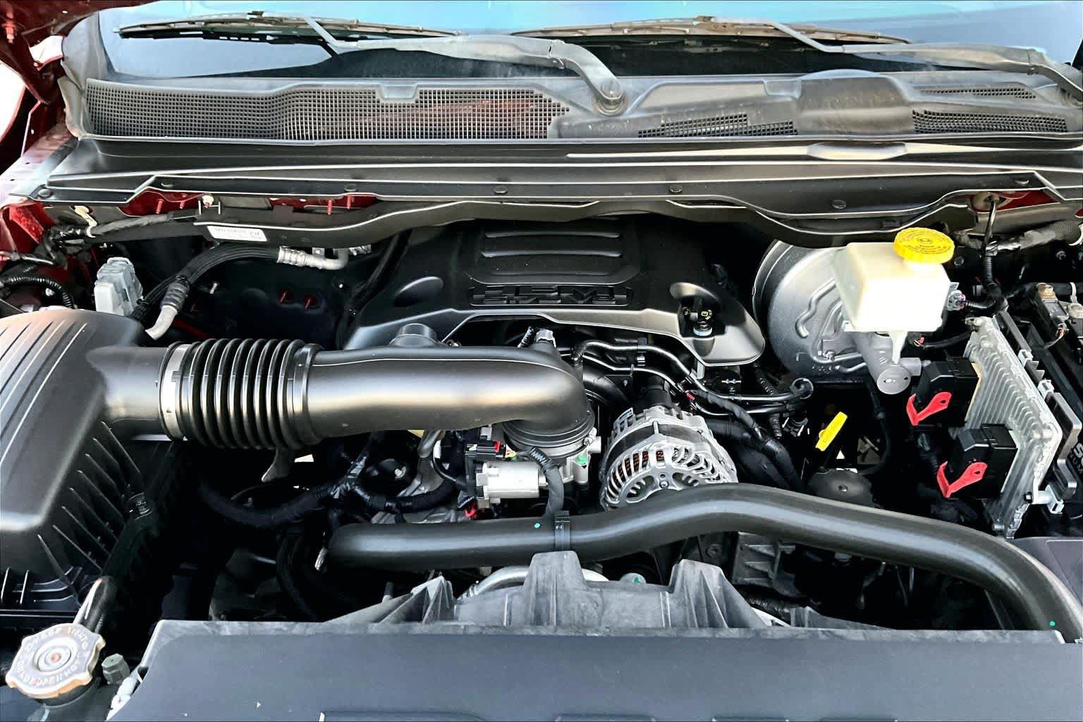 Used 2019 RAM 1500 Laramie RWD image 31