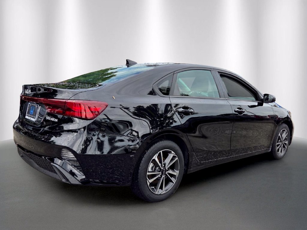 Used 2024 Kia Forte LXS w/ LXS Technology Package FWD image 7