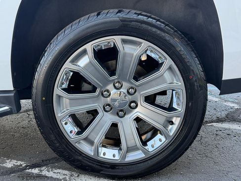 Used 2018 GMC Yukon Denali AWD/4WD image 38