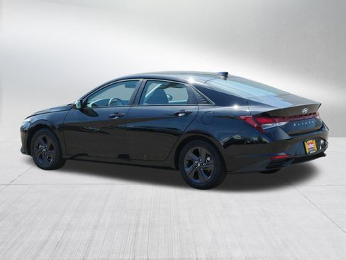 Used 2023 Hyundai Elantra SEL FWD image 5