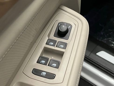 New 2026 Volkswagen Atlas SE image 18