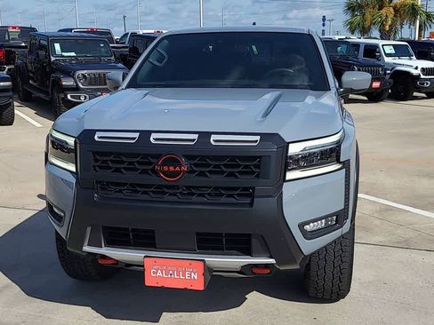Used 2025 Nissan Frontier PRO-4X AWD/4WD image 3
