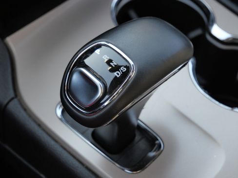 Used 2014 Jeep Grand Cherokee Limited image 25