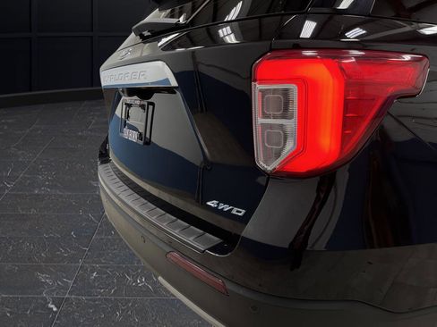 Used 2023 Ford Explorer XLT image 33