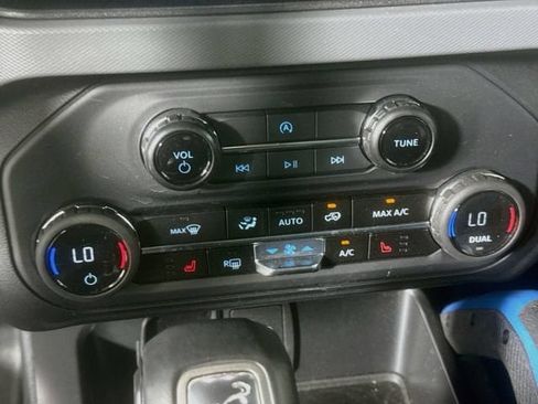 Used 2024 Ford Bronco Black Diamond AWD/4WD image 16