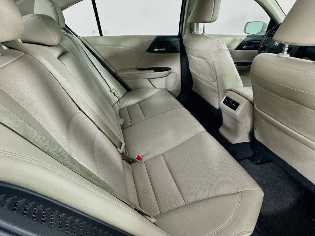 Used 2015 Honda Accord Touring image 34