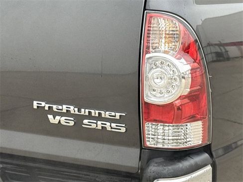 Used 2014 Toyota Tacoma PreRunner w/ SR5 Package image 7