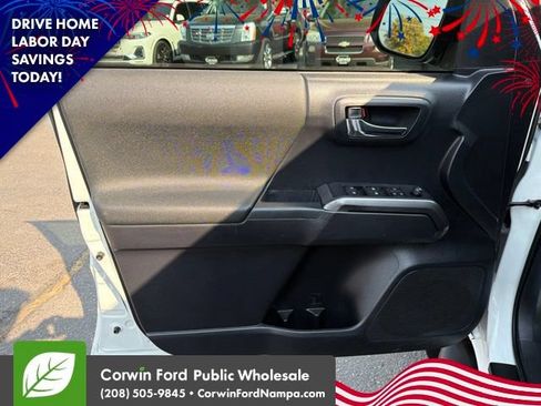 Used 2019 Toyota Tacoma TRD Sport AWD/4WD image 14