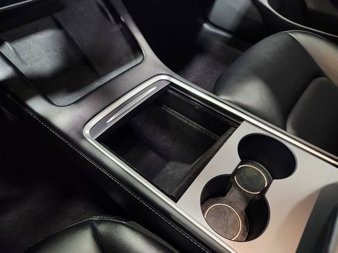 Used 2022 Tesla Model 3 image 40