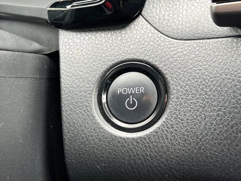 Used 2025 Toyota Camry SE FWD image 30
