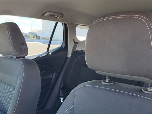 Used 2024 GMC Terrain SLE image 10